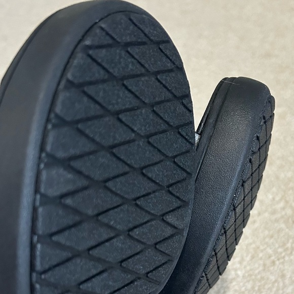 GH Bass Lite Mimi Go-To Comfort Wedge Sandal. Gray fabric on black wedge size 8 - Picture 7 of 9